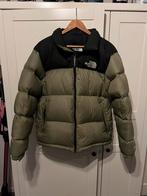 The North Face Nuptse Pufferjacket Khaki Green M, Ophalen of Verzenden, Zo goed als nieuw, Groen
