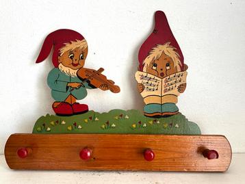 Vintage kinderkapstok kinderkamer beschikbaar voor biedingen