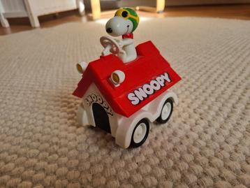 Snoopy in zijn huis auto hondenhok jaren 80 vintage beschikbaar voor biedingen