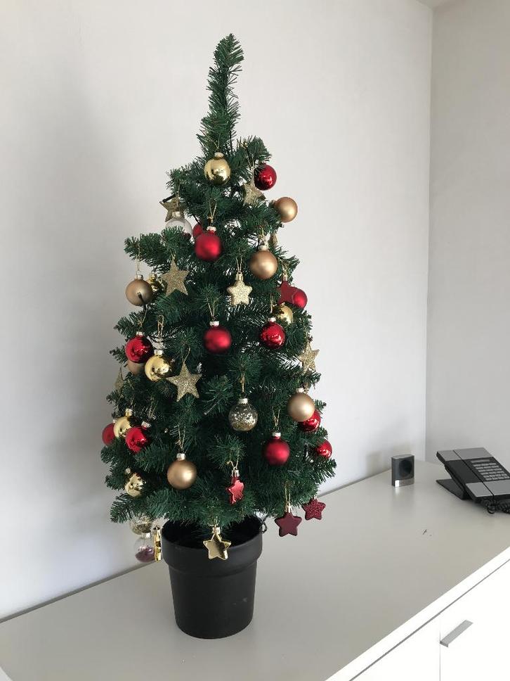 2 Kerstbomen met versiering en ledlichtjes, Diversen, Kerst, Nieuw, Ophalen