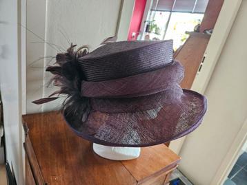 Mooi paarse bruiloft hoed in nieuw staat van my hats beschikbaar voor biedingen