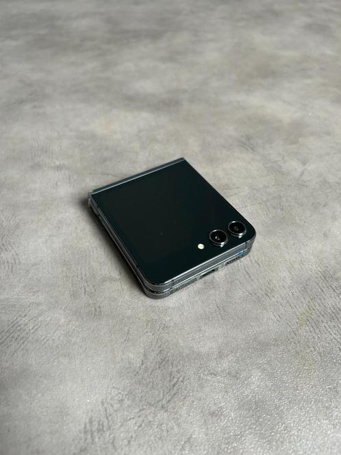 Samsung Galaxy Z Flip5 256GB - Graphite, Telecommunicatie, Mobiele telefoons | Samsung, Zo goed als nieuw, Galaxy Z Flip, 256 GB