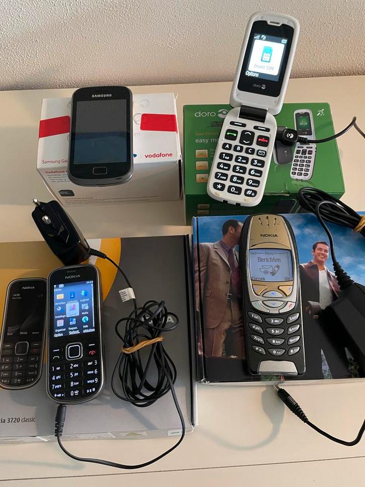Oude GSM Toestellen - Nokia, Samsung, Doro, Telecommunicatie, Mobiele telefoons | Overige merken, Gebruikt, Zonder abonnement