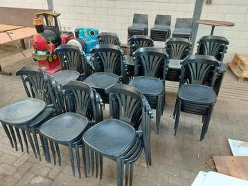 50 Stoelen - IJzer Onderstel, Kunststof Zitting/Leuning beschikbaar voor biedingen