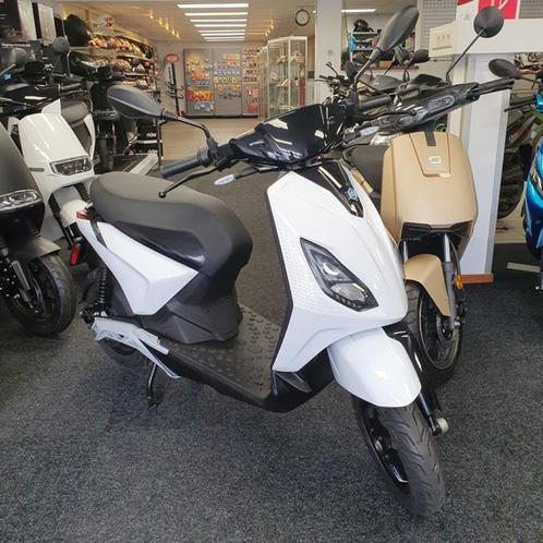 ACTIE Piaggio One brom 45km elektrische scooter escooter 1, Fietsen en Brommers, Scooters | Piaggio, Zo goed als nieuw, Overige modellen