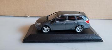 Minichamps Opel Astra J  caravan Sample model  beschikbaar voor biedingen