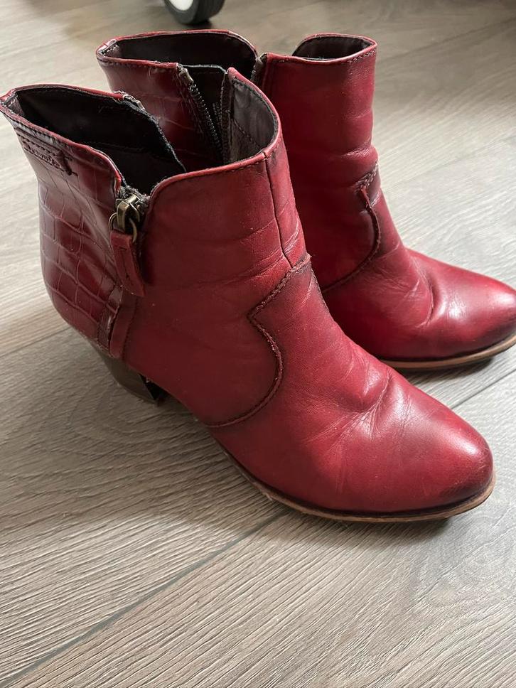Bijna nieuw: Tamaris bordeauxrode enkellaarzen maat 39, Kleding | Dames, Schoenen, Zo goed als nieuw, Lage of Enkellaarzen, Rood