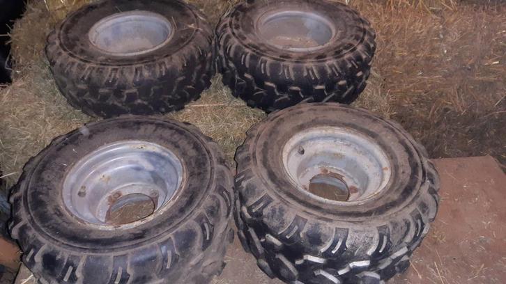 Set quad banden met velg -  maat 18x9.50-8 & 19x7.00-8, Auto-onderdelen, Banden en Velgen, Banden en Velgen, All Season, Overige maten