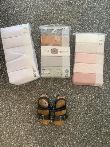 Rompers maat 98 Sandalen maat 25 beschikbaar voor biedingen