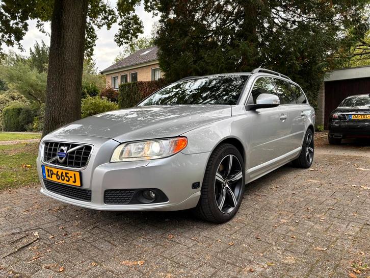 Volvo V70 2.5 T AUT 2009 Grijs Automaat 230PK momentum, Auto's, Volvo, Bedrijf, V70, ABS, Airbags, Airconditioning, Alarm, Bluetooth