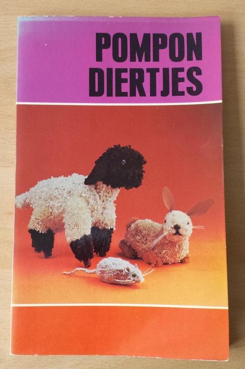 Pompons - Pompon Diertjes - Suzanne Pichard - 1978, Hobby en Vrije tijd, Breien en Haken, Gebruikt, Breien of Haken, Patroon of Boek