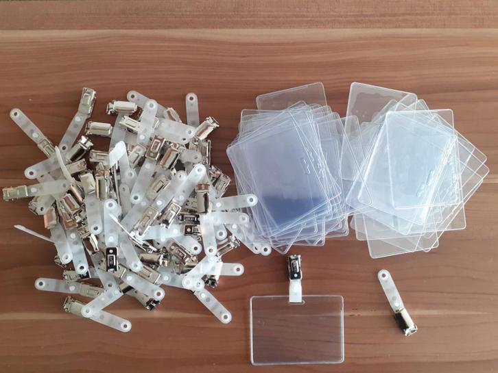 Badge houders 60 stuks met klemmetjes, Hobby en Vrije tijd, Overige Hobby en Vrije tijd, Nieuw, Ophalen of Verzenden