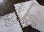 Drie mooie ecru linnen servetten -geborduurd handwerk, Verzenden, Zo goed als nieuw, Overige typen