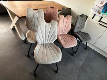 Eetkamerstoelen De Bommel beschikbaar voor biedingen