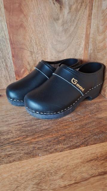 Gevavi klompen maat 33 beschikbaar voor biedingen