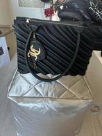 Jiucy couture tas zwart aparte matriaal, Sieraden, Tassen en Uiterlijk, Ophalen of Verzenden, Zo goed als nieuw, Zwart, Handtas