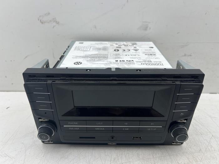 Radio van een Volkswagen Crafter, Auto-onderdelen, Elektronica en Kabels, Volkswagen, Gebruikt, 3 maanden garantie, Ophalen of Verzenden