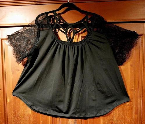 tuniekshirt zwart bewerkte halslijn en kanten mouw 50/52, Kleding | Dames, Grote Maten, Nieuw, Blouse of Tuniek, Zwart, Ophalen of Verzenden