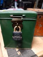 Oude spaarpotjes, Verzamelen, Spaarpotten, Ophalen of Verzenden, Metaal of Blik, Overige thema's