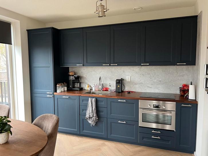 IKEA AXSTAD keuken compleet, Huis en Inrichting, Keuken | Complete keukens, Zo goed als nieuw, Enkelwandige keuken, Blauw, Hout