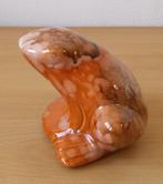 Beeldje Oranje Kikker - geglazuurd aardewerk, Verzamelen, Beelden en Beeldjes, Gebruikt, Ophalen of Verzenden, Dier