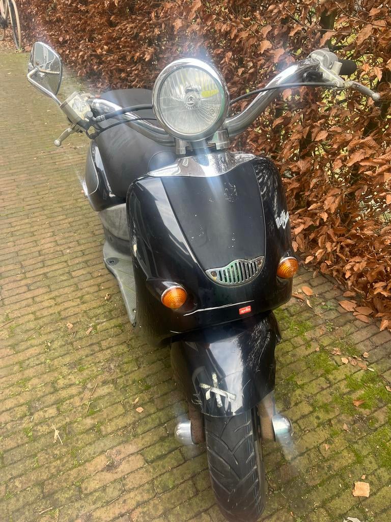 Retro scooter (geel kenteken) - Defect, Fietsen en Brommers, Ophalen of Verzenden, Gebruikt, Overige typen, Aprilia