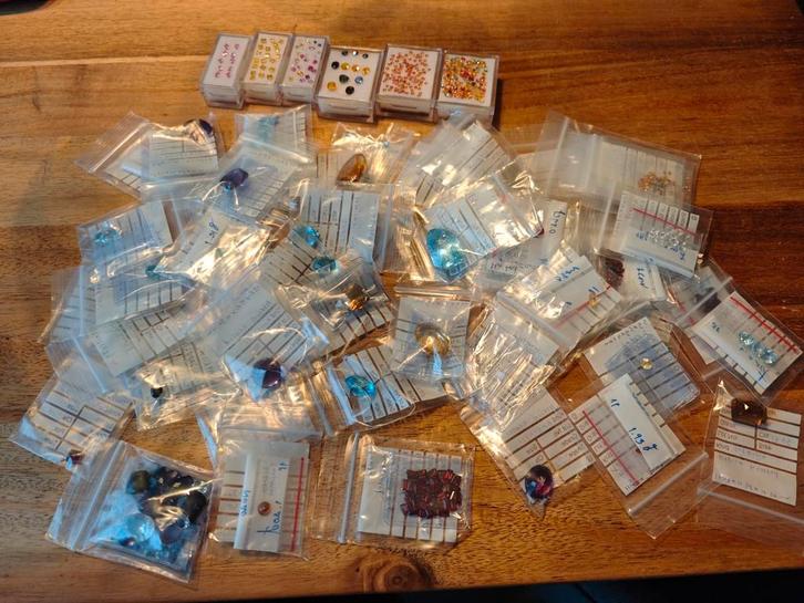 Edelstenen , saffier , amethist , citriene , smaragd , enz, Sieraden, Tassen en Uiterlijk, Edelstenen, Zo goed als nieuw, Ophalen of Verzenden