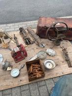 Verzameling oud gereedschap, Ophalen
