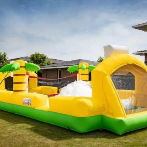 Springkussen bubble sport center, Hobby en Vrije tijd, Feestartikelen | Verhuur, Zo goed als nieuw, Overige, Ophalen of Verzenden