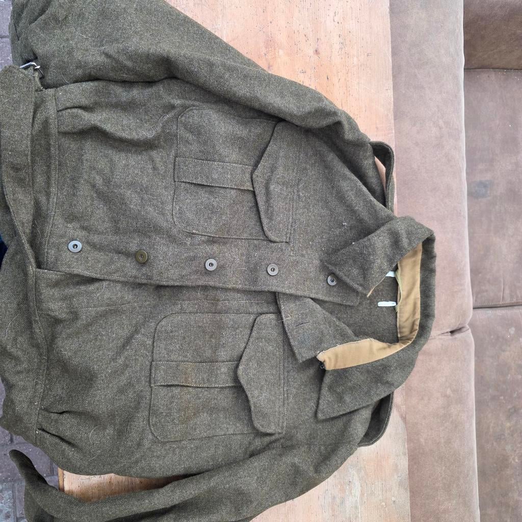Battle Dress canadees. 1951., Verzamelen, Militaria | Algemeen, Ophalen of Verzenden, Landmacht, Engeland