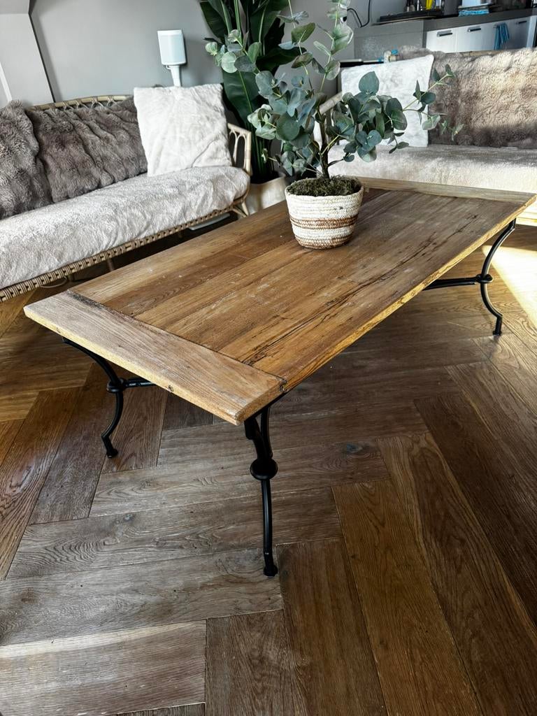 Stijlvolle Houten salontafel met gietijzeren onderstel tafel, 100 tot 150 cm, Zo goed als nieuw, Metaal, Minder dan 50 cm