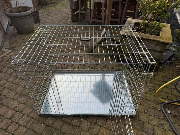 Metalen honden bench als nieuw Ca 110 x 71 x 78 cm, Dieren en Toebehoren, Hondenbenches, Zo goed als nieuw, Ophalen