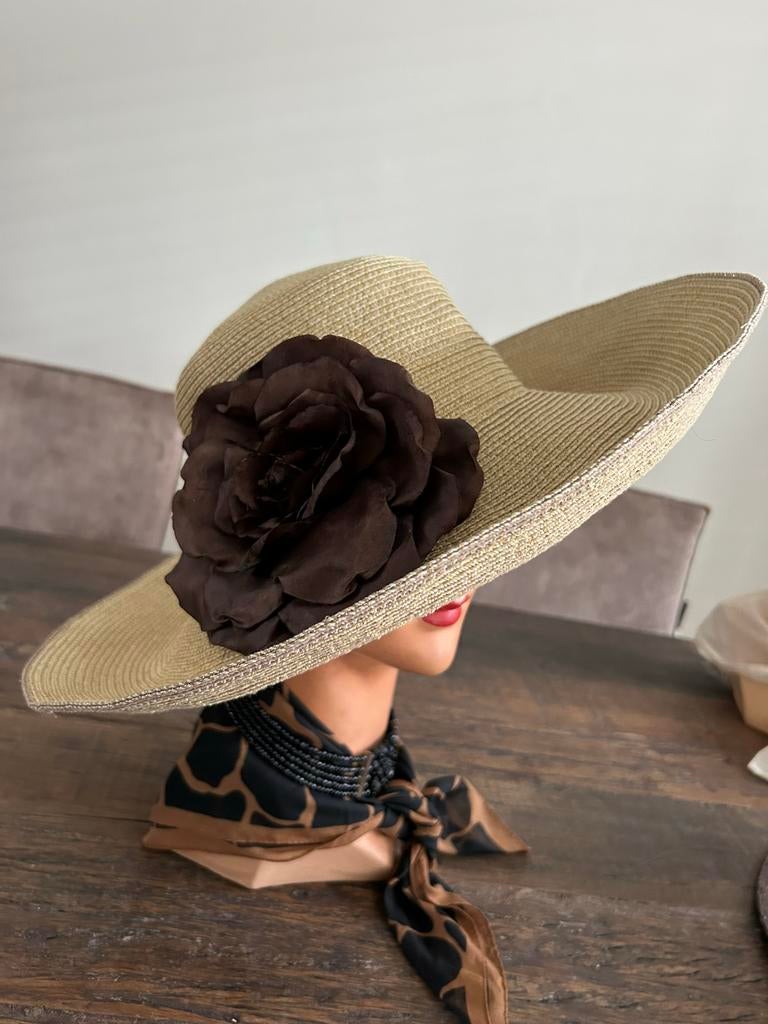 OUDE STRO ( VINTAGE ) HOED MET CORSAGE …, Antiek en Kunst, Antiek | Kleding en Accessoires, Dames, Ophalen of Verzenden