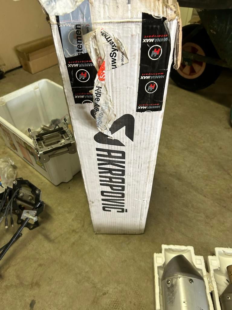 Akrapovic uitlaat demper, Motoren, Ophalen of Verzenden, Gebruikt