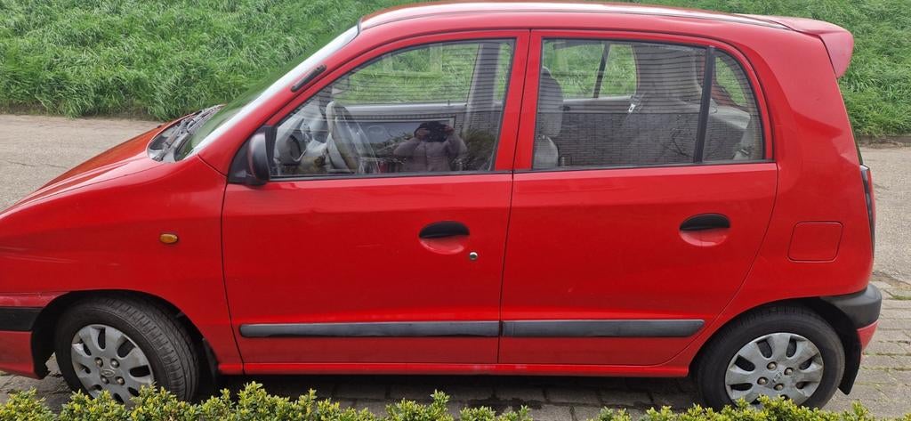 Hyundai Atos 1.0 I 2003 Rood, Auto's, Hyundai, Voorwielaandrijving, 4 cilinders, Origineel Nederlands, 822 kg