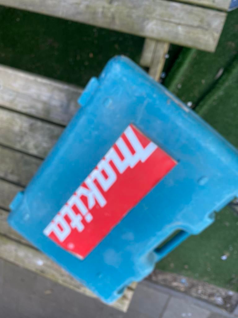 Makita D4031 haakse boormachine, Ophalen of Verzenden, Zo goed als nieuw, 600 watt of meer, Boormachine