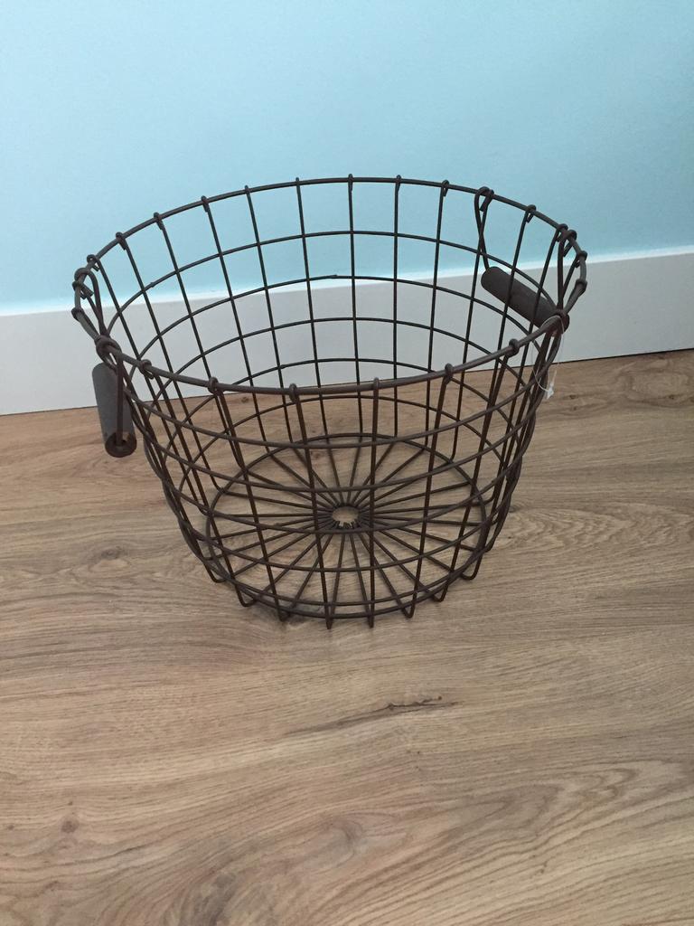 Ijzeren mand, Ophalen of Verzenden, Zo goed als nieuw, Rond, Overige materialen