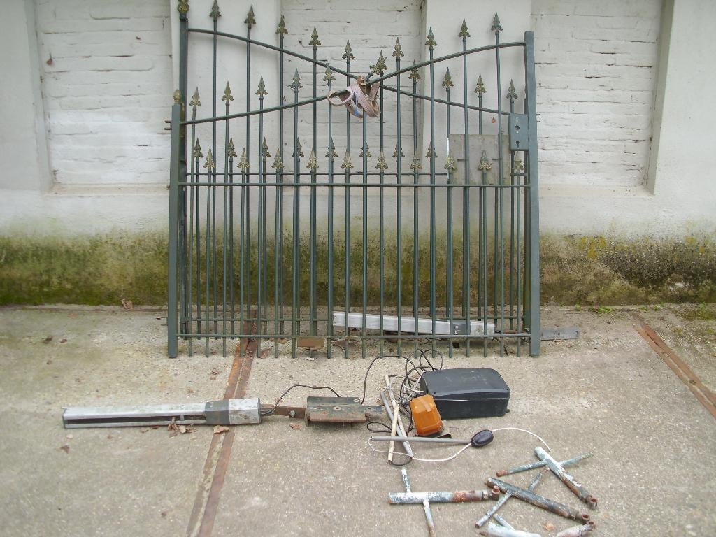 Electrische poort., Tuin en Terras, Ophalen, Gebruikt, IJzer, Sierhekwerk