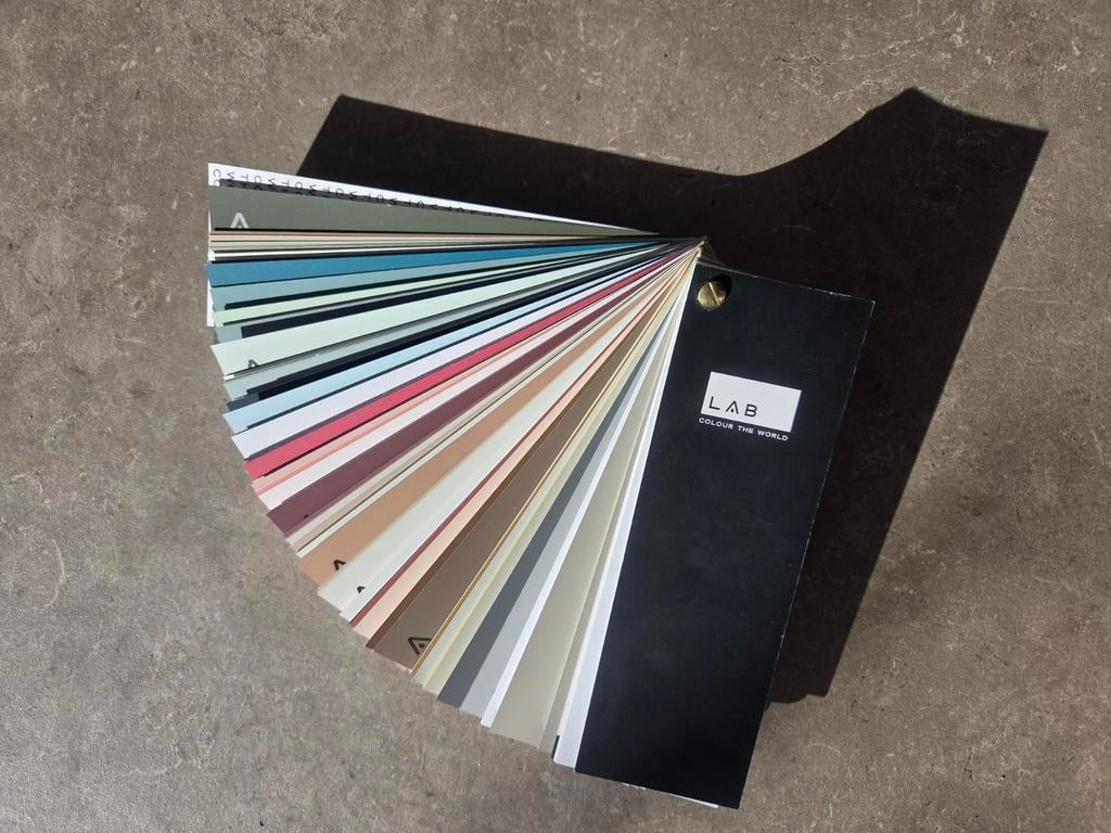 LABpaint kleurenwaaier - Ontdek de perfecte kleur!, Ophalen of Verzenden, Zo goed als nieuw, Overige kleuren