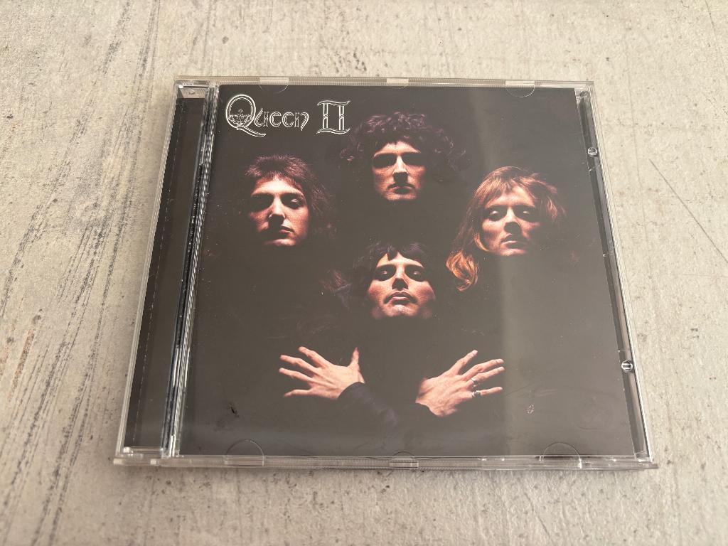 Queen - Queen II Remastered 2011 CD, Ophalen of Verzenden, Zo goed als nieuw, Poprock