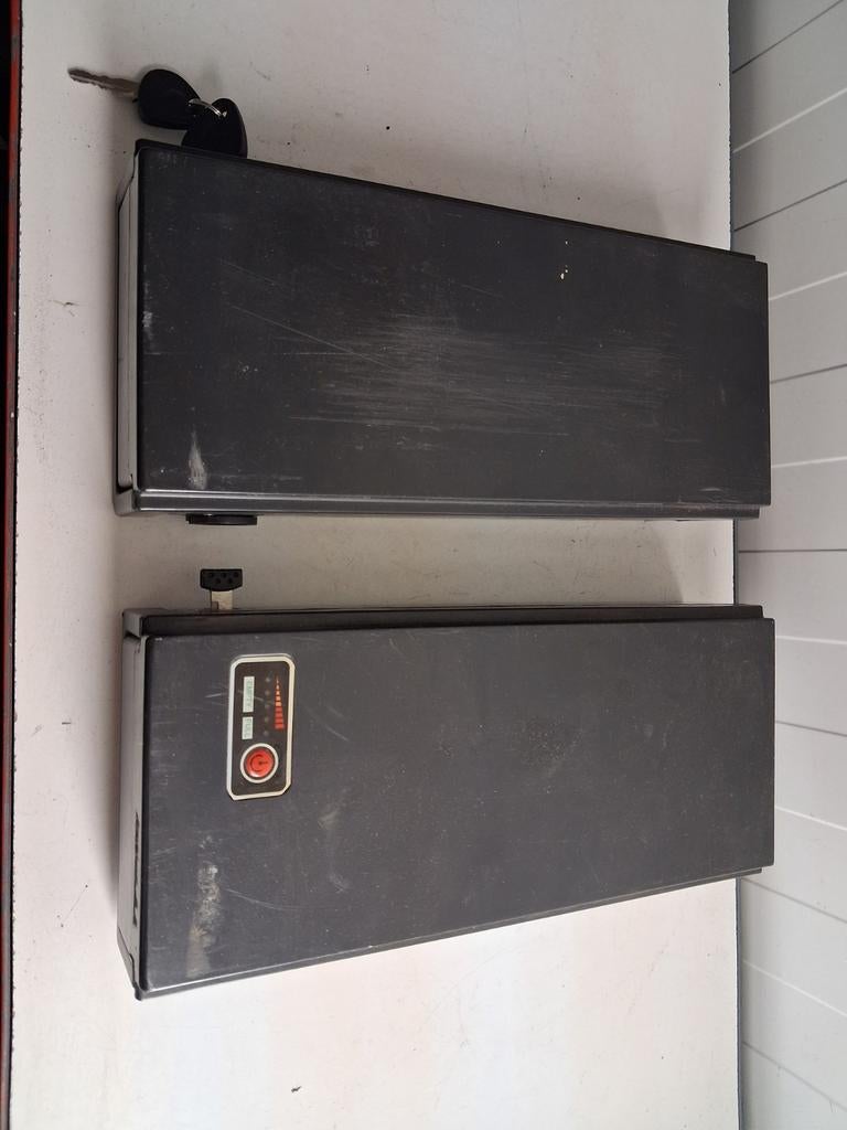 2 stuks defecte fiets accu's Qwic 36volt, Www.Qwic.nl, Ophalen of Verzenden, Qwic, Pyter jurjensstrjitte stiens