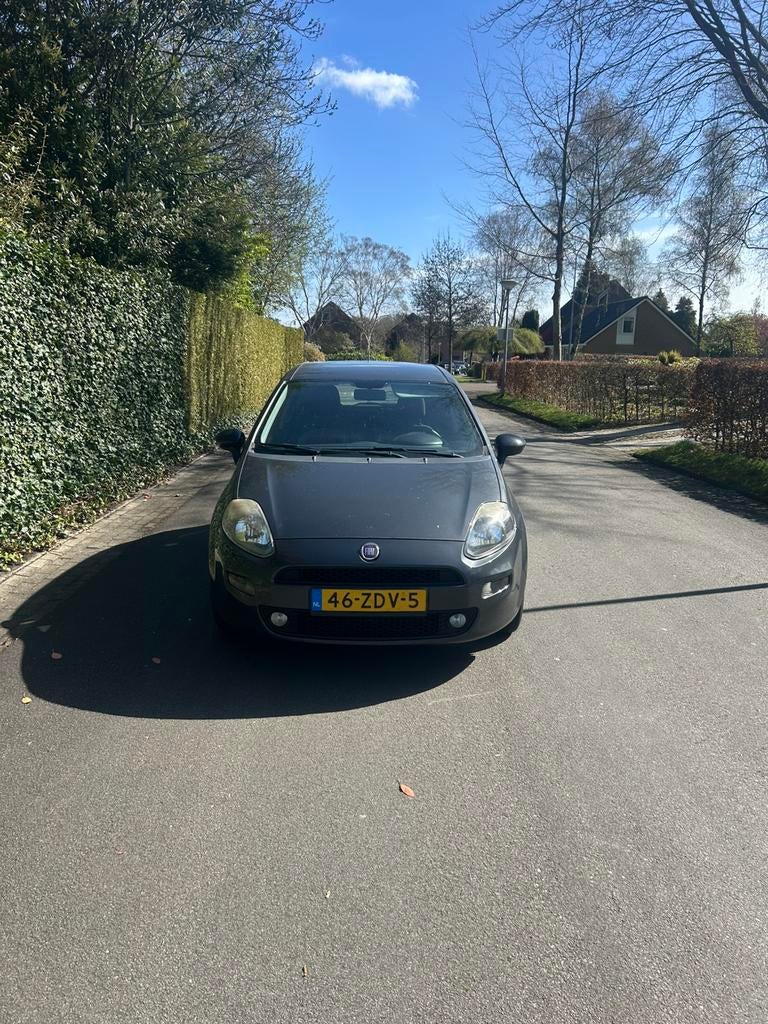 Fiat Punto 0.9 Twinair 85 5-D 2012 Grijs, Voorwielaandrijving, 49 €/maand, Origineel Nederlands, 24 km/l