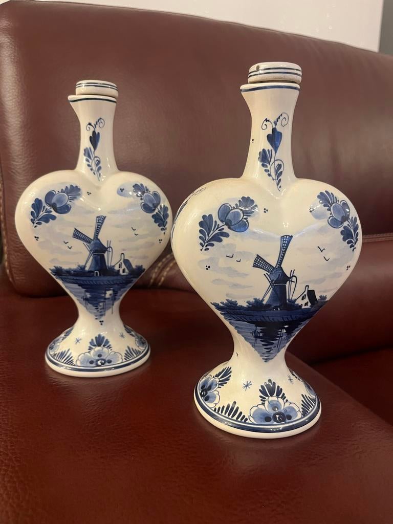 Set van 2 Delfts Blauwe Hartvormige Vazen - Handgeschilderd, Antiek en Kunst, Antiek | Vazen, Ophalen