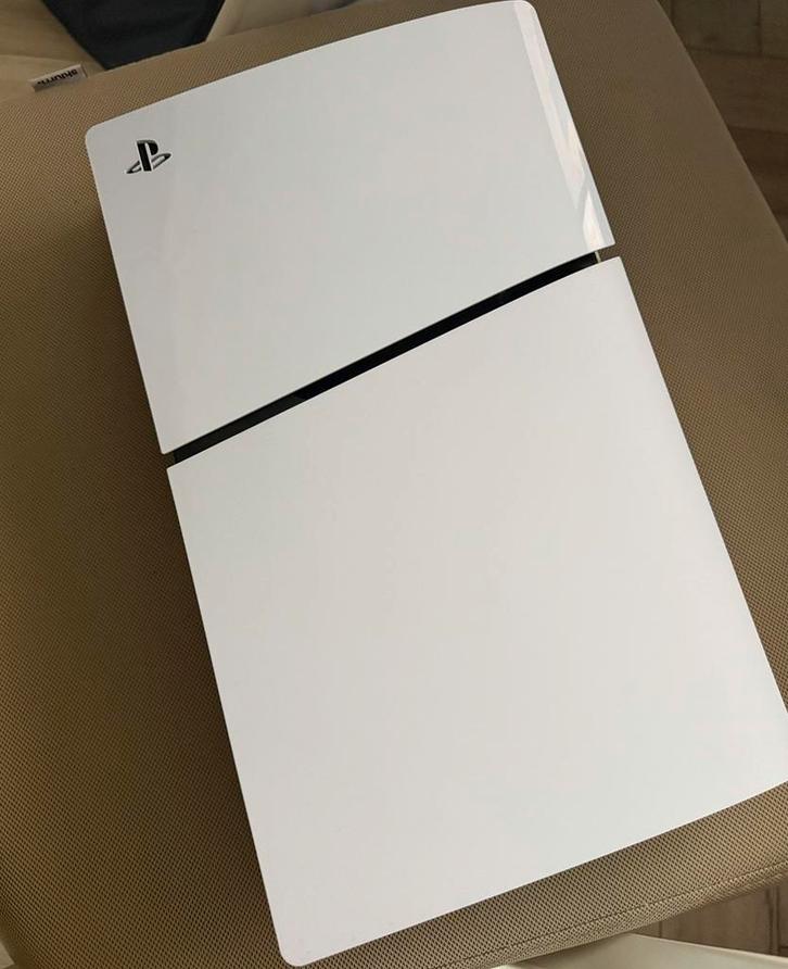 PlayStation 5 Slim Digital Edition in zeer nette staat., Spelcomputers en Games, Spelcomputers | Sony PlayStation 5, Zo goed als nieuw