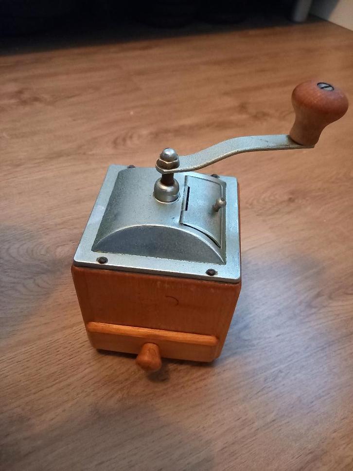 Vintage Koffiemolen, Antiek en Kunst, Antiek | Keukenbenodigdheden, Ophalen of Verzenden