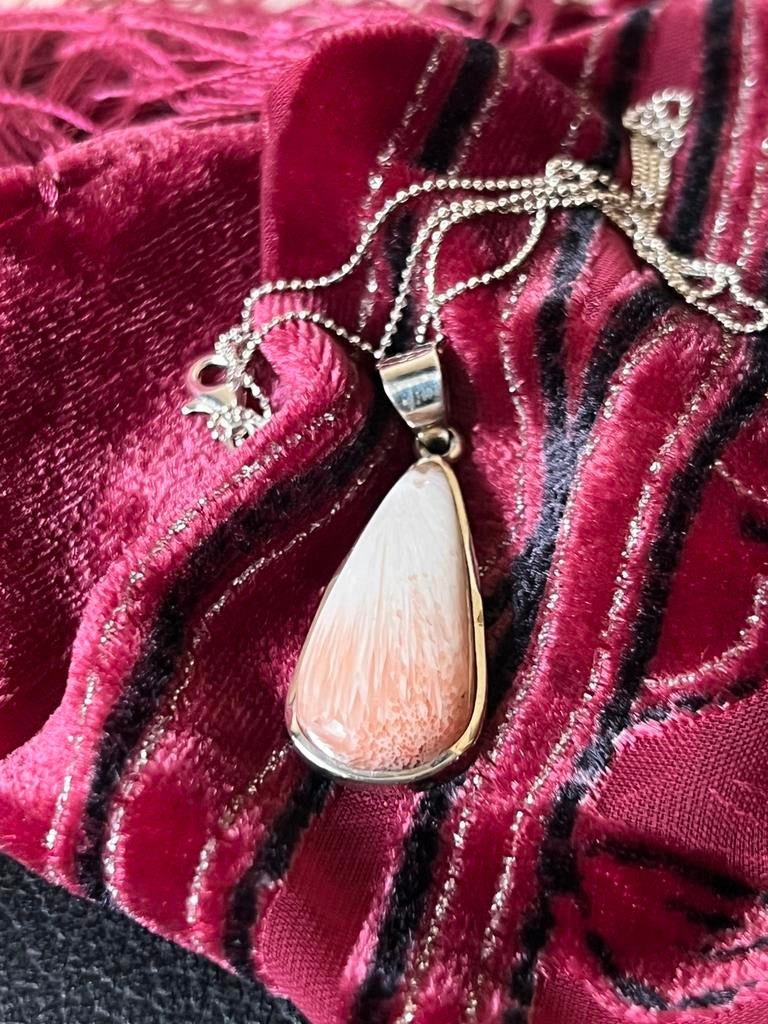 Scoleciet hanger beschermt vrede inzicht derde oog magie TIP, Nieuw, Ophalen of Verzenden, Roze, Met edelsteen