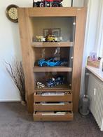 Goossens vitrinekast Quint - Zo goed als nieuw!, Ophalen, 100 tot 150 cm, Eikenhout, Met lade(s)