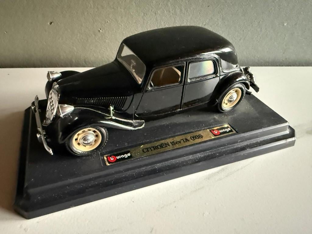 Schaalmodel - Citroën 15 CV TA (1938) - Bburago, Hobby en Vrije tijd, Modelauto's | 1:24, Ophalen of Verzenden, Zo goed als nieuw