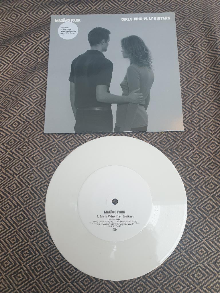 Maximo Park - Girls who play guitar, 7 inch, Single, Ophalen of Verzenden, Zo goed als nieuw