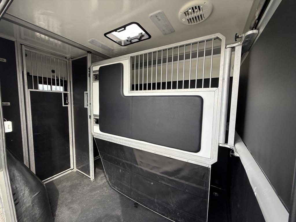 Renault Master | HORSETRUCK | STX | STALLION 5XL | 2023 | 69, Weduwestraat 12
4884MV  WERNHOUT, NL, Paardenwagentje NL | MVV HORSETRUCKS